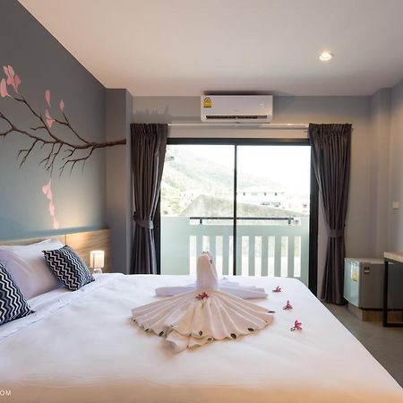 Inest Poshtel Hostel Bãi biển Kata Ngoại thất bức ảnh