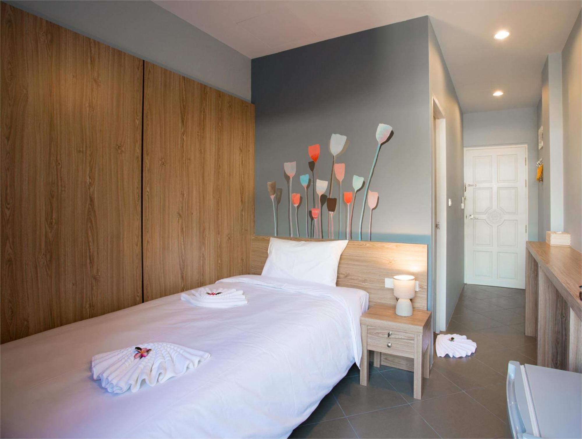 Inest Poshtel Hostel Bãi biển Kata Ngoại thất bức ảnh