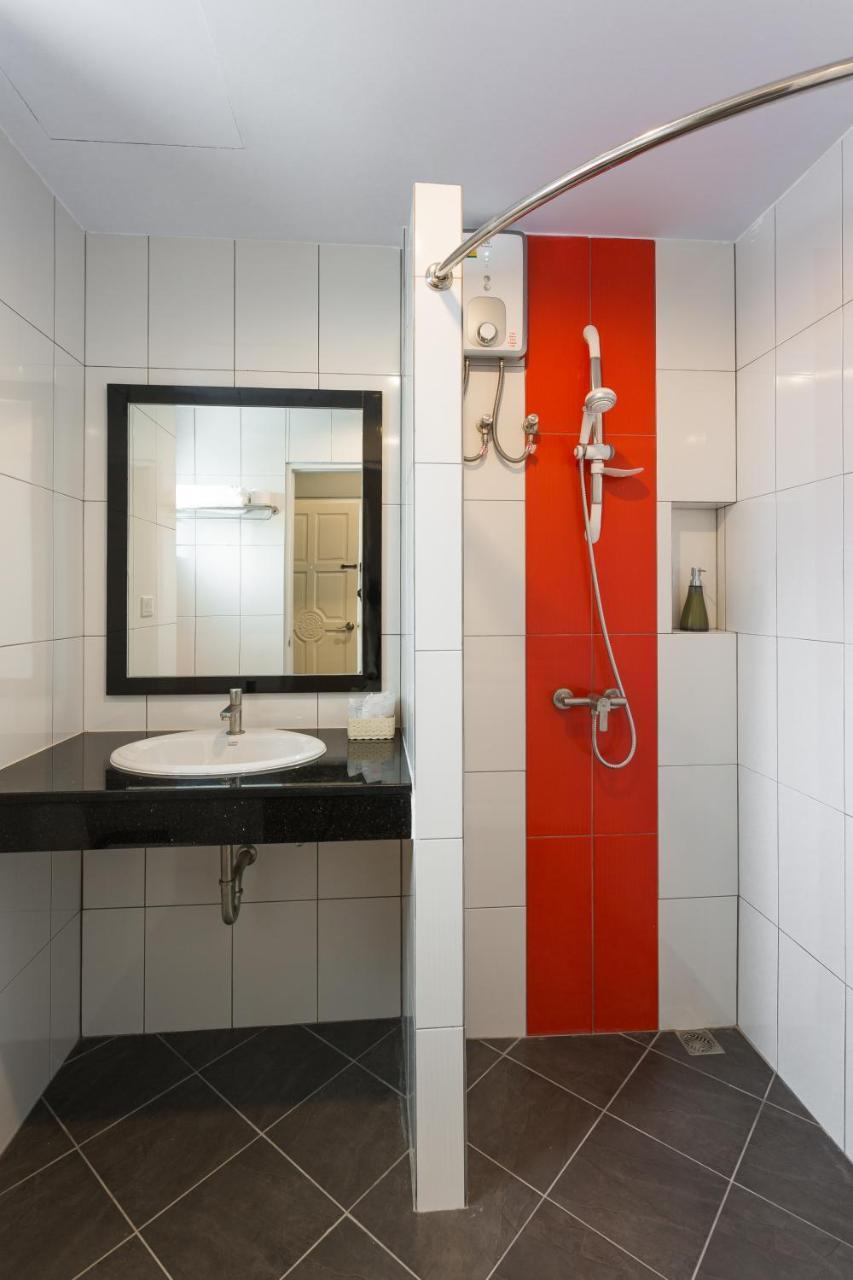 Inest Poshtel Hostel Bãi biển Kata Ngoại thất bức ảnh