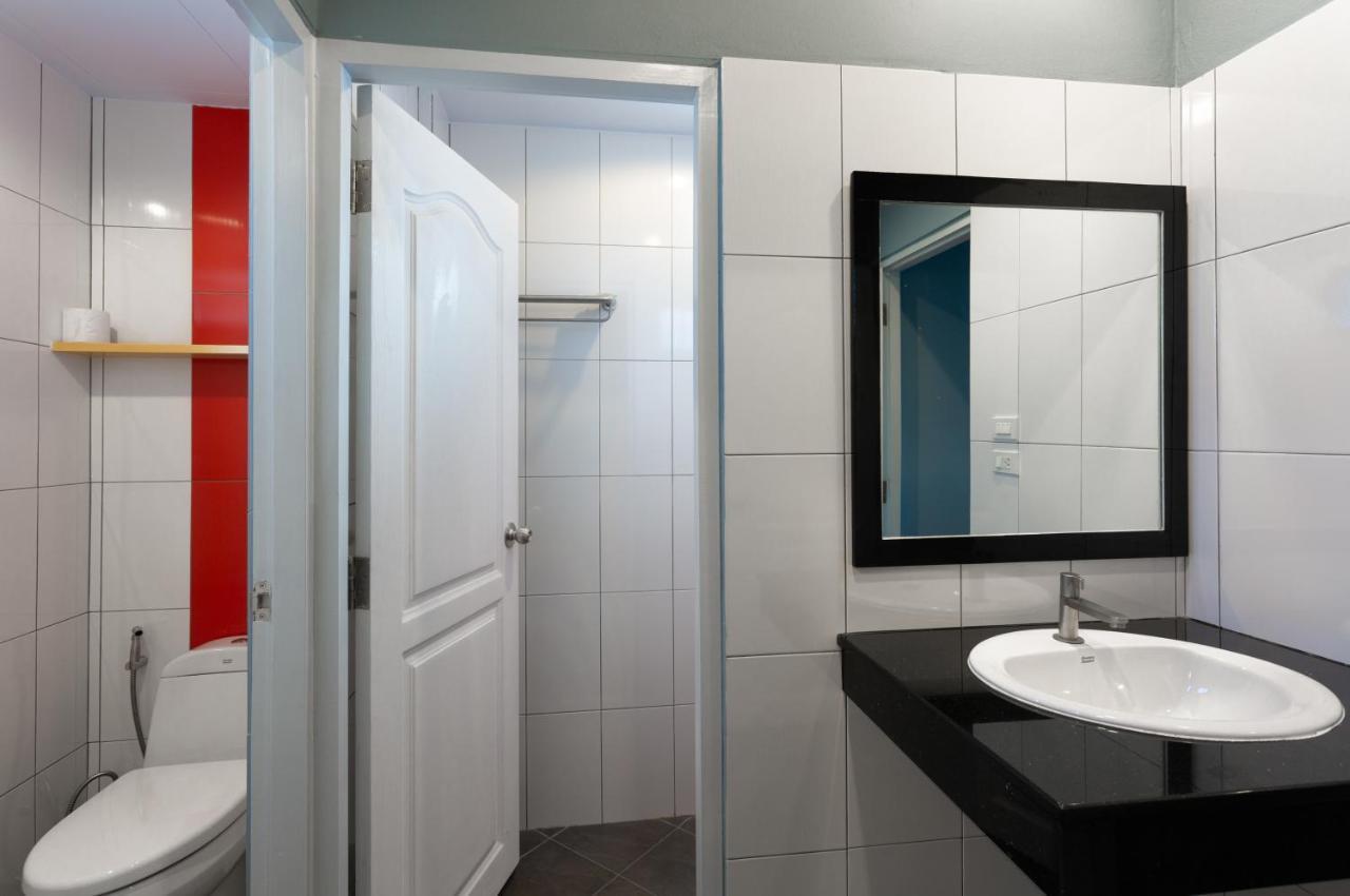 Inest Poshtel Hostel Bãi biển Kata Ngoại thất bức ảnh