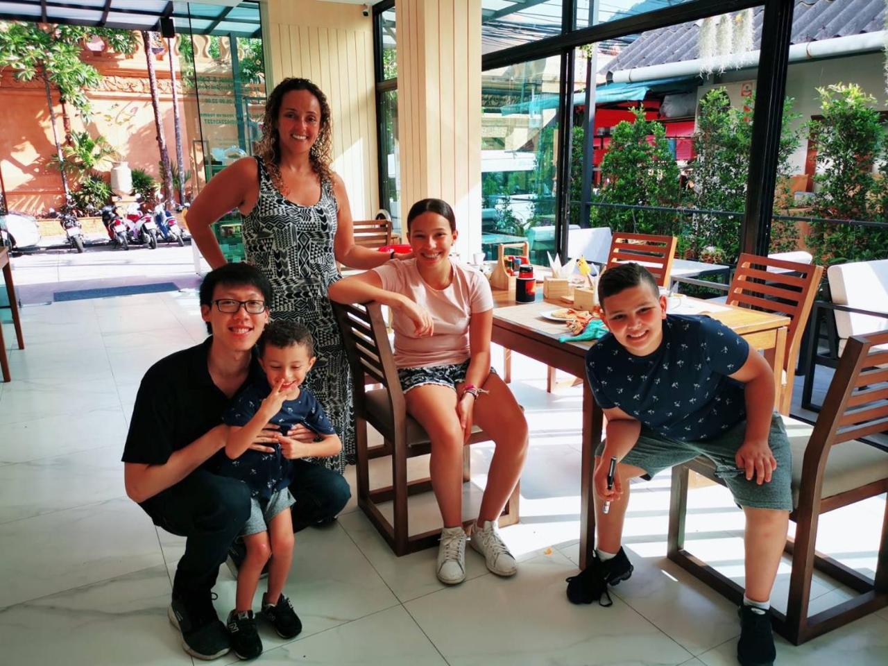 Inest Poshtel Hostel Bãi biển Kata Ngoại thất bức ảnh